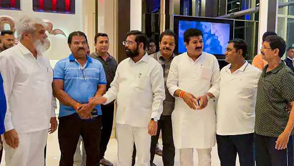Maharashtra Crisis: Rebel MLAs complaint threat to lives of in SC Maharashtra Crisis: Rebel MLAs complaint threat to lives of in SC