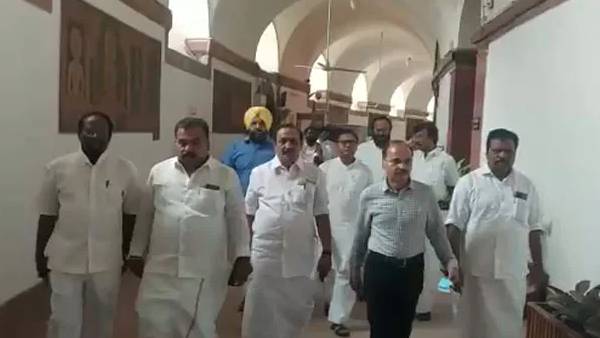  வெங்கையாநாயுடுவிடம் புகார் 