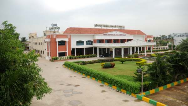 பரபரப்பான சூழ்நிலை 