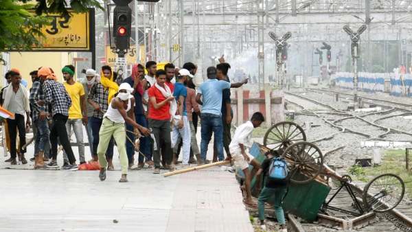 போராட்டம் 