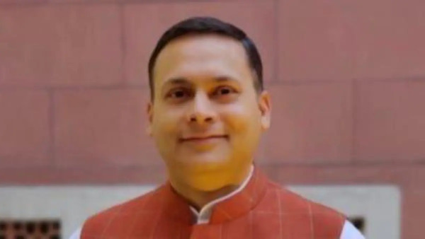 அமைச்சர் கைது 