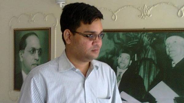  7 முறை துப்பாக்கிச்சூடு 