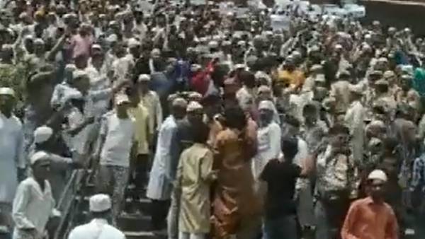 ஹைதராபாத், கொல்கத்தாவில் போராட்டம் ஹைதராபாத், கொல்கத்தாவில் போராட்டம்