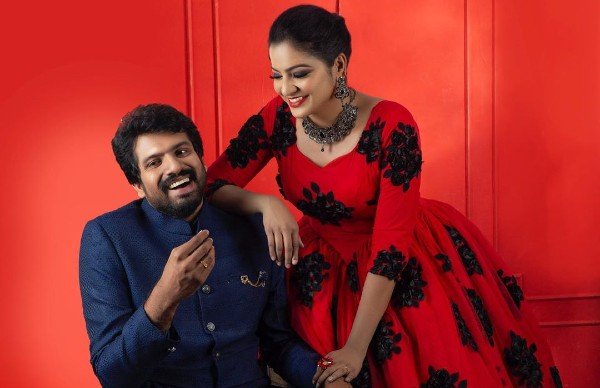 4 பேர் யார்?