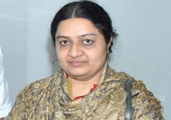 அரசியலுக்கு வருகிறாரா தீபா 