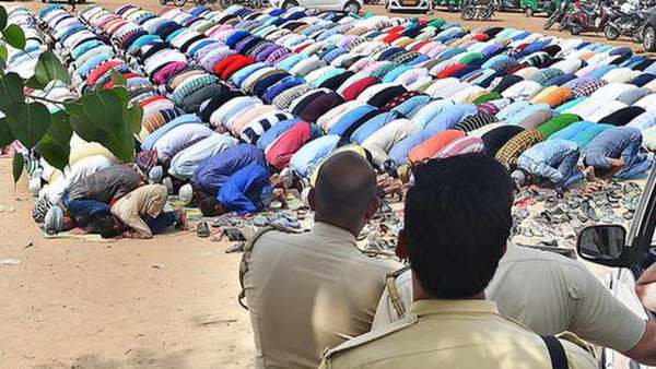 ரத்தத்தில் கடிதம் 