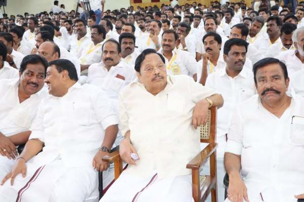 100 பேர் போதும் 