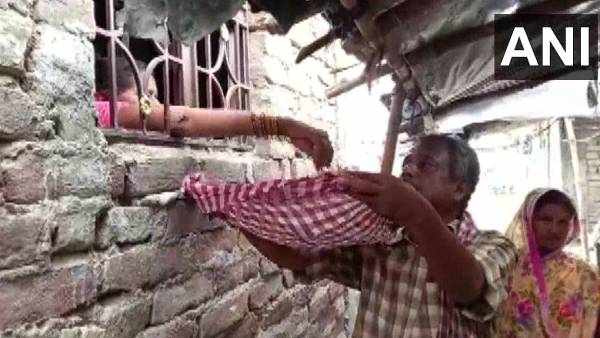 மனைவியுடன் பிச்சை மனைவியுடன் பிச்சை