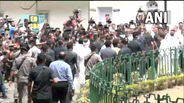 அமலாக்கப் பிரிவில் ஆஜரான ராகுல் அமலாக்கப் பிரிவில் ஆஜரான ராகுல்