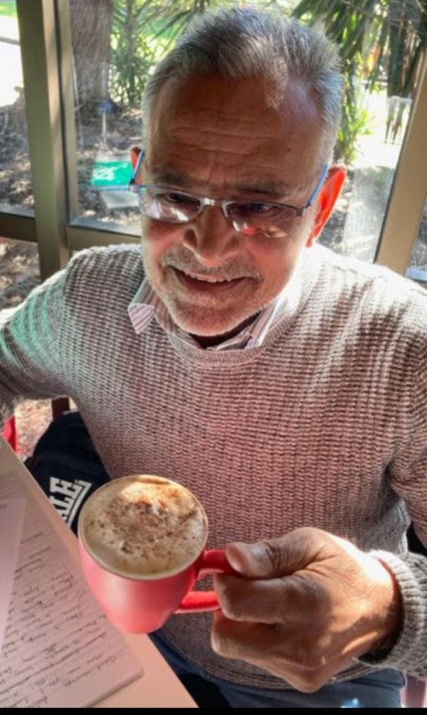 தந்தையின் நண்பர் மகன்