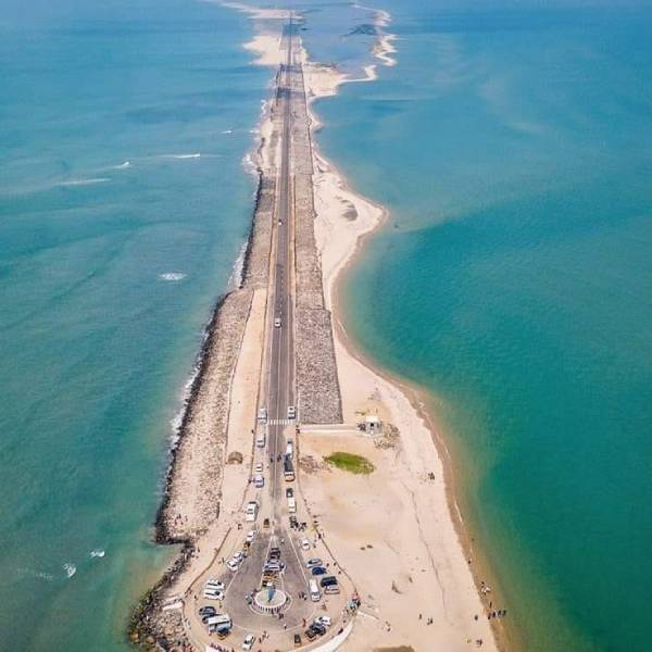 தனுஷ்கோடியில் சந்தேகம் 