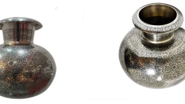 PHOTOS : Here are photos of Prime Minister Narendra Modis gifts to leaders at the G7 summit 