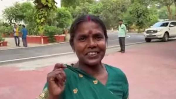  பெண் சலவை தொழிலாளி தேர்வு 