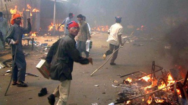 நரேந்திர மோடி மீது புகார் 