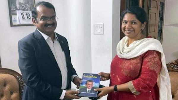  கனிமொழி - மயில்சாமி அண்ணாதுரை சந்திப்பு