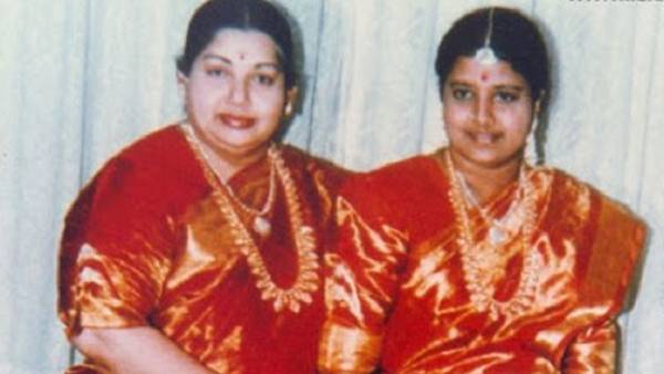 பட்டுப்புடவை, ஃபர்னிசர்கள் 