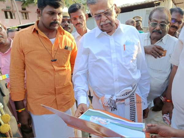  திருச்சி சமாதியில்..