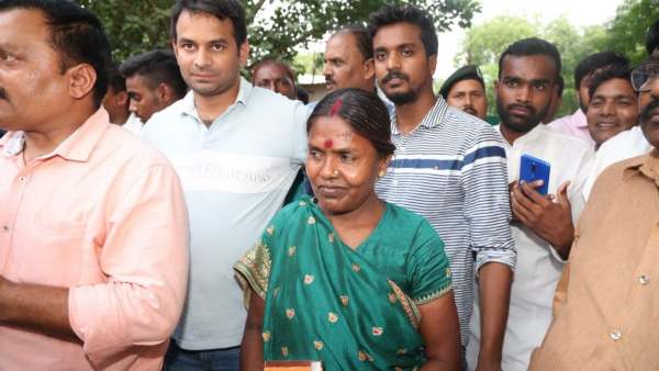 பாஜகவை விமர்சித்து பாடல் 