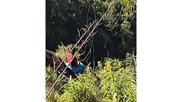  இளம்பெண் தற்கொலை 