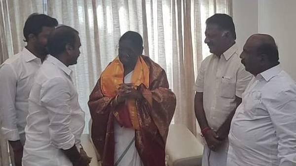 பன்னீர் செல்வம் பங்கேற்பு 