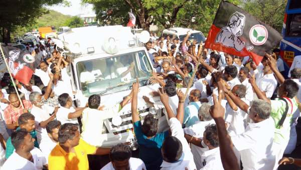 ஆதரவு திரட்ட 