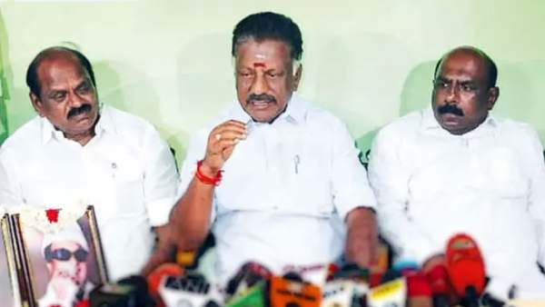 பொதுக்குழுவில் 