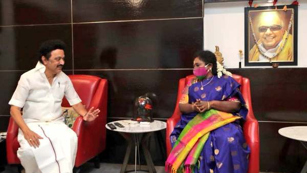 அன்புக்குரிய தங்கை அன்புக்குரிய தங்கை