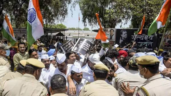 போலீஸ் தாக்குதல் 