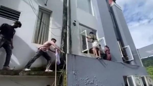 போலீஸ் குவிப்பு 