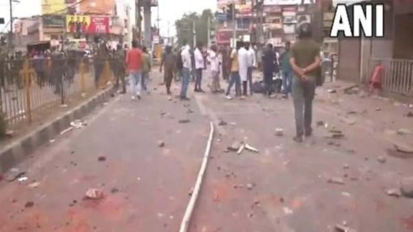 போலீஸ் அனுமதிக்கவில்லை போலீஸ் அனுமதிக்கவில்லை