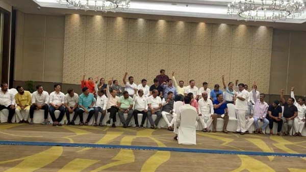 அதிருப்தி எம்.எல்.ஏக்கள் 