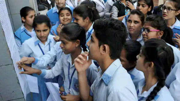 90.7 சதவிகிதம் தேர்ச்சி 