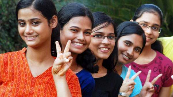 மாணவிகள் 