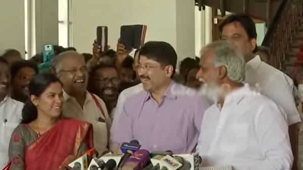  ஜோக் அடித்த சேகர்பாபு