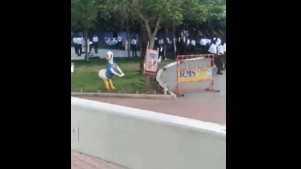 தனியார் பள்ளியில் 