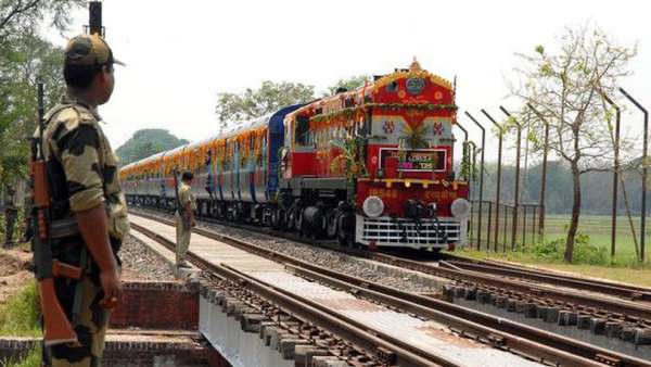  எக்ஸ்பிரஸ் ரயில்