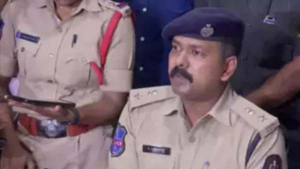  புகார் மேல் புகார் 