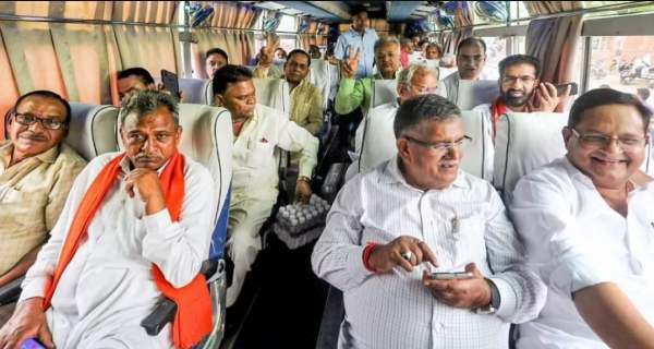 பயிற்ச்சிக்காக... 