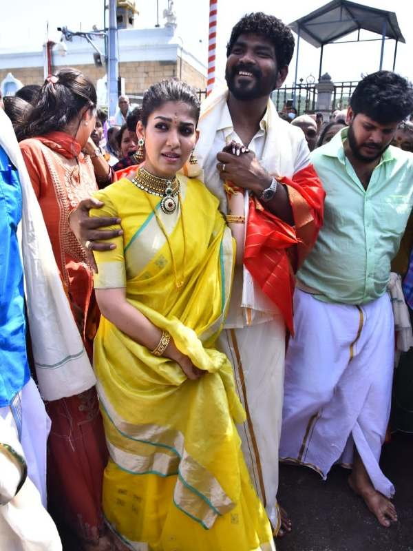 மாட வீதியில் செருப்பு அணிய தடை 