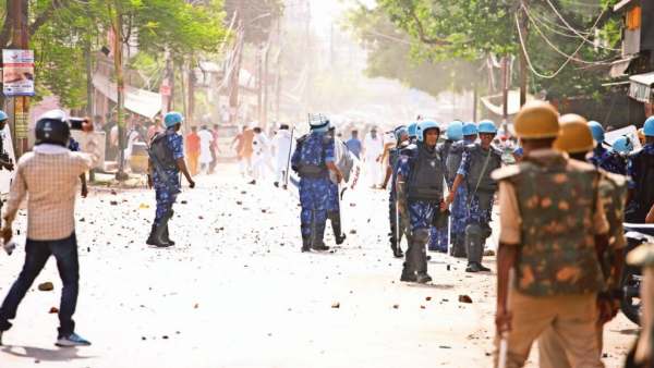 வெடித்த வன்முறை 