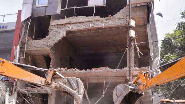  சொத்துகள் முடக்கம்