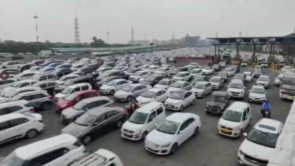Agnipath BharatBandh: Heavy traffic jam in Delhi Agnipath BharatBandh: Heavy traffic jam in Delhi