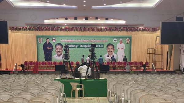  அதிகாரிகள் கையெழுத்து 