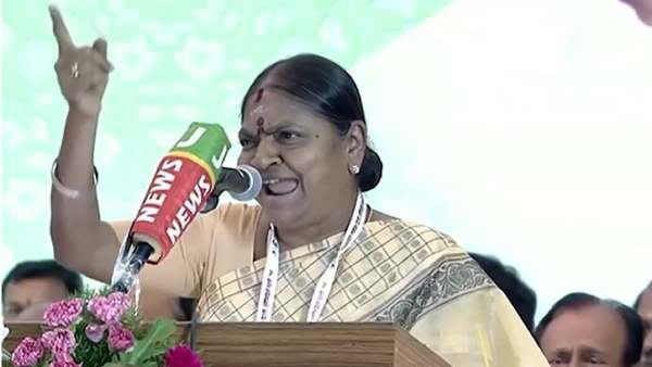 பன்னீர்செல்வத்தின் பெயரை குறிப்பிடாமல் 
