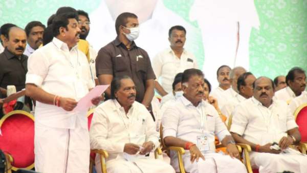 பதவி வெறி 