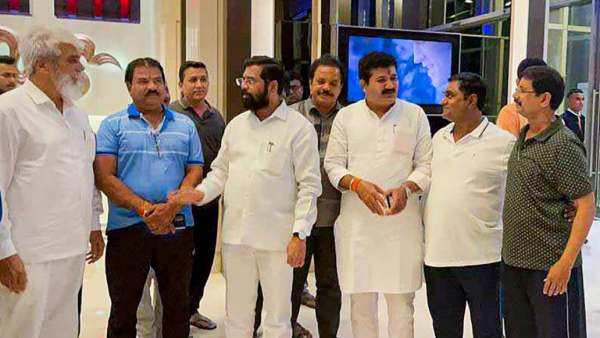 நம்பிக்கையில்லா தீர்மானம் நம்பிக்கையில்லா தீர்மானம்