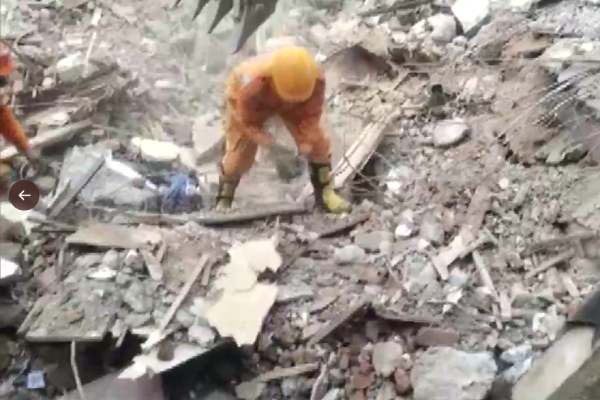 Mumbai: Death toll in Kurla four-storey building collapse rises to 19 Mumbai: Death toll in Kurla four-storey building collapse rises to 19