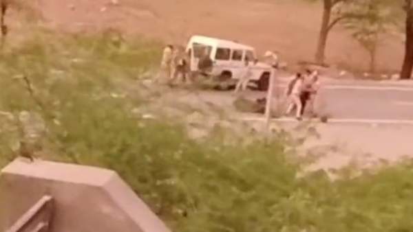  மடக்கி பிடித்த போலீஸ்