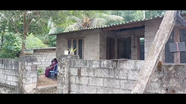 போலீஸ் மிரட்டல் 