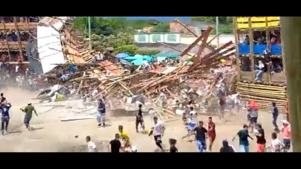  இடிந்து விழுந்து விபத்து